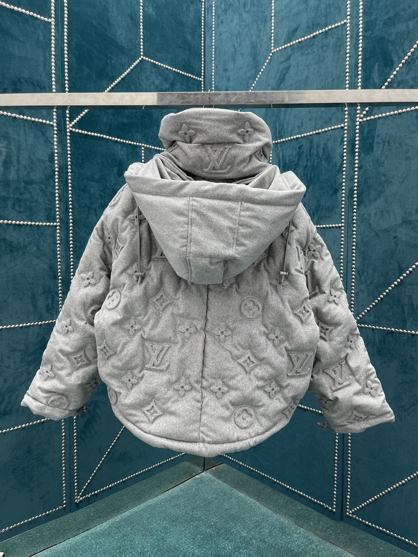 MONODRIP LV Daunenjacke