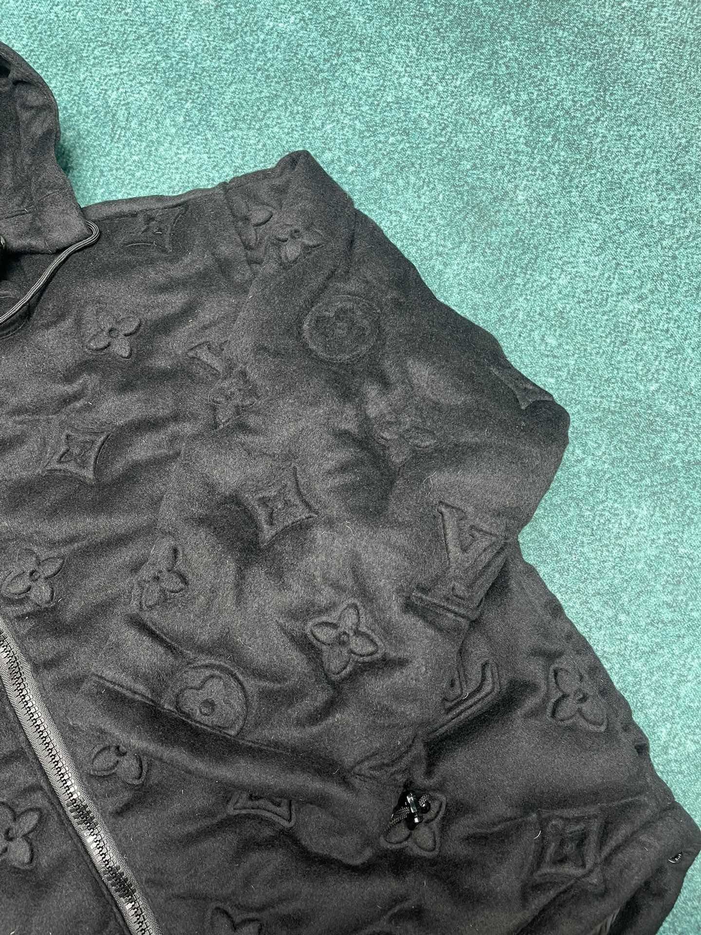 MONODRIP LV Daunenjacke